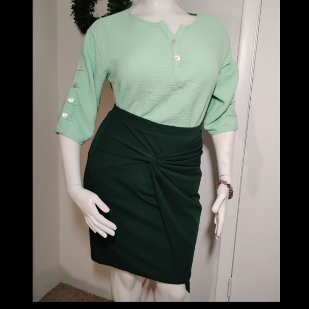 Iris Dark Green Pencil Skirt - Picture 2 of 5